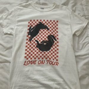 love on tour harry styles shirt.